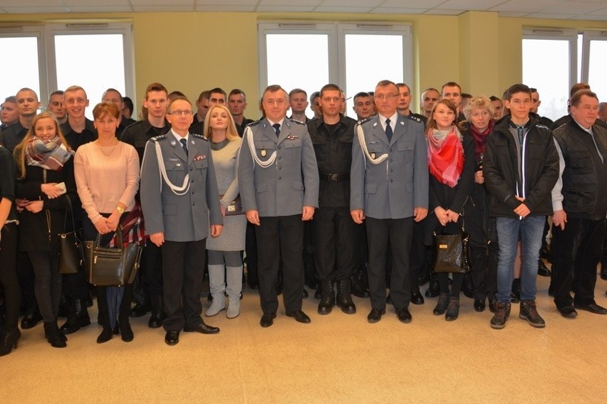 Nowi policjanci w garnizonie mazowieckim, m.in. w Ostrowi i Wyszkowie