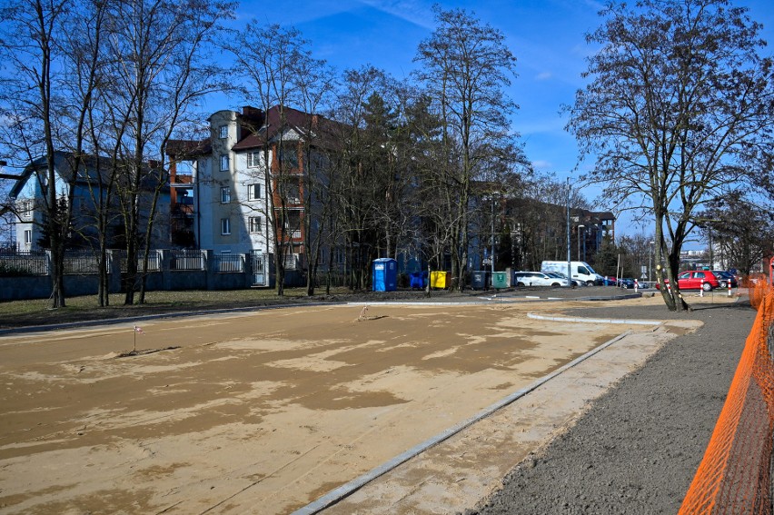 Trwa budowa nowego parkingu w okolicach ulic Pułaskiego i...