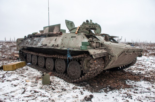 Zniszczony rosyjski czołg, zdjęcie ilustracyjne