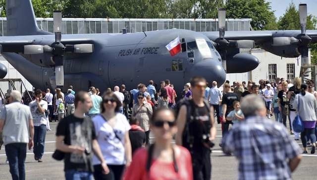 Wystawa Air Fair w WZL nr 2 w Bydgoszczy co roku przyciąga tłumy, bo to jedyna okazja, by być tak blisko latających kolosów.