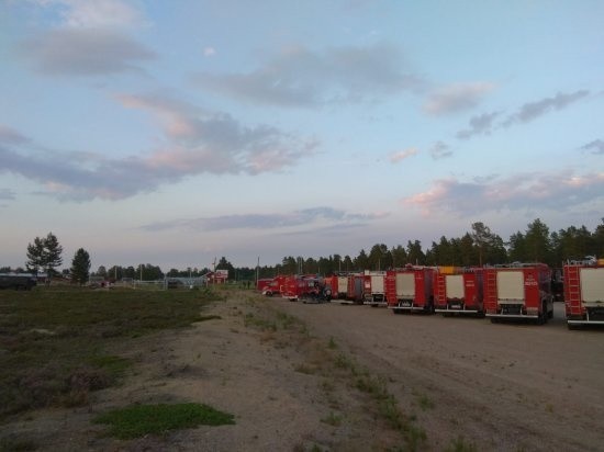 Polscy strażacy dotarli już do miejscowości Sveg. Z...