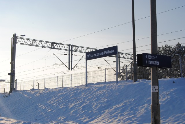 Okolice stacji Włoszczowa Północ w zimowej szacie. Więcej na następnych zdjęciach >>>
