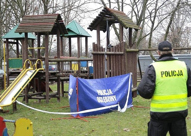 Policjanci wykluczyli udział osób trzecich w tym zdarzeniu.