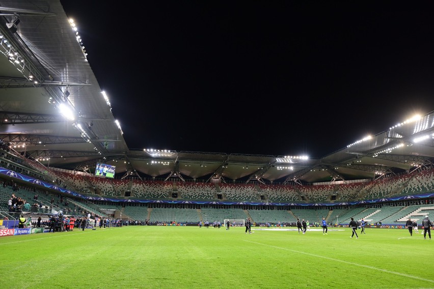 Nowe zasady na meczach PKO Ekstraklasy: stadion podzielony na strefy, bez chłopców do podawania piłek, obowiązkowe maseczki