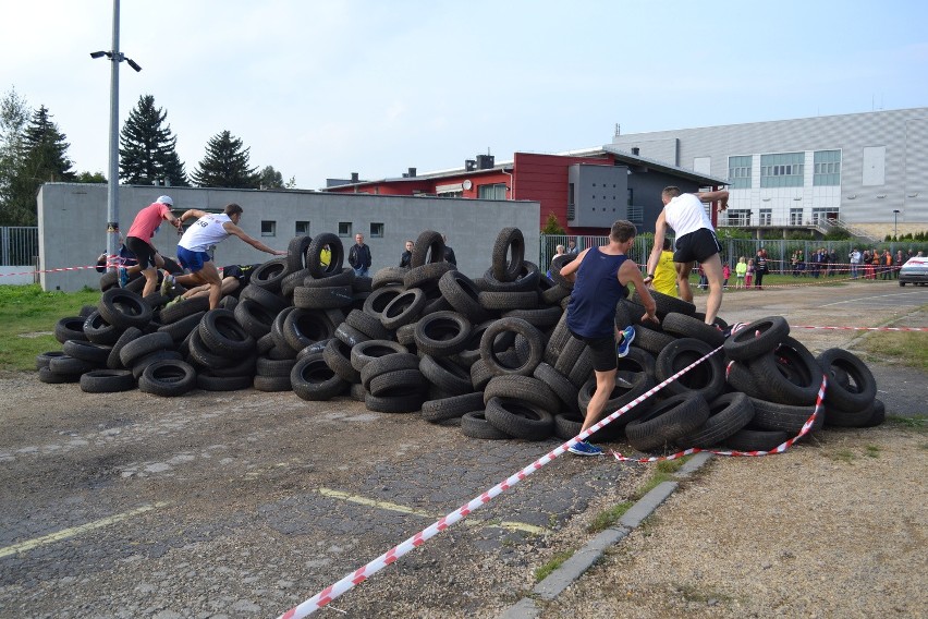 City Cross Częstochowa: 230 biegaczy na trasie miejskiego katorżnika [ZDJĘCIA]