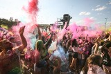 Kolor Fest czyli festiwal kolorów w Zielonej Górze. Ludzie obrzucali się kolorowymi proszkami przy muzyce najlepszych DJ'ów. Mamy zdjęcia!