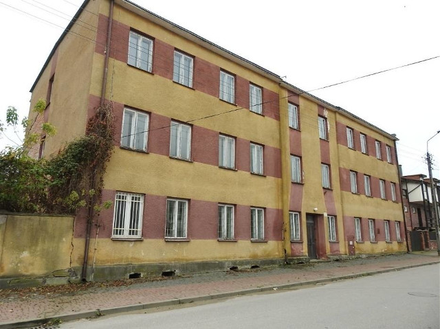 Łomża. Miasto sprzedaje budynek przy ul. Senatorskiej. Zobacz, jak wygląda w środku [zdjęcia]