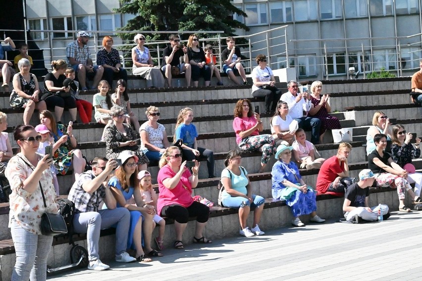 Niedziela z tańcem w amfiteatrze na Centralnym Placu Zabaw w Stalowej Woli. Zobacz zdjęcia