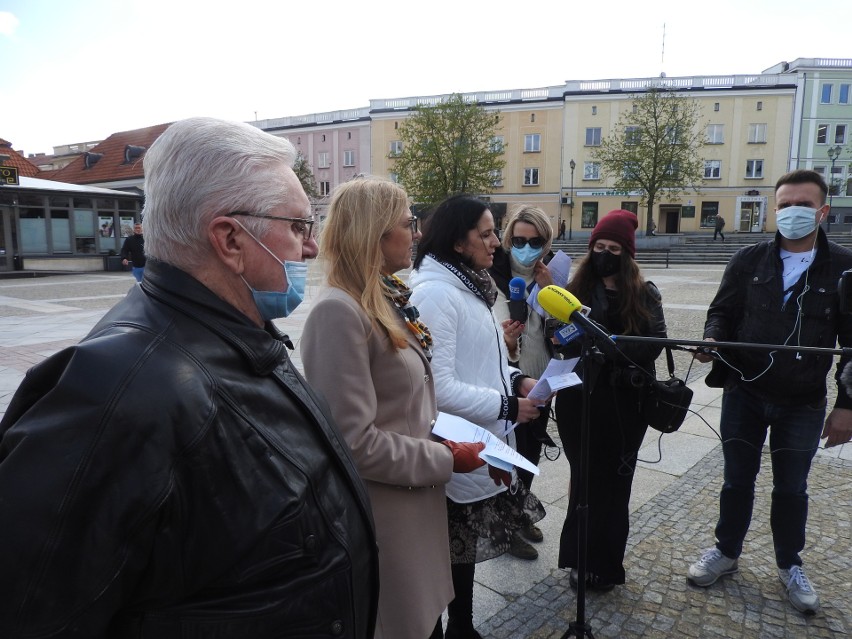 Radne Agnieszka Rzeszewska i Katarzyna Ancipiuk Z prawej)...