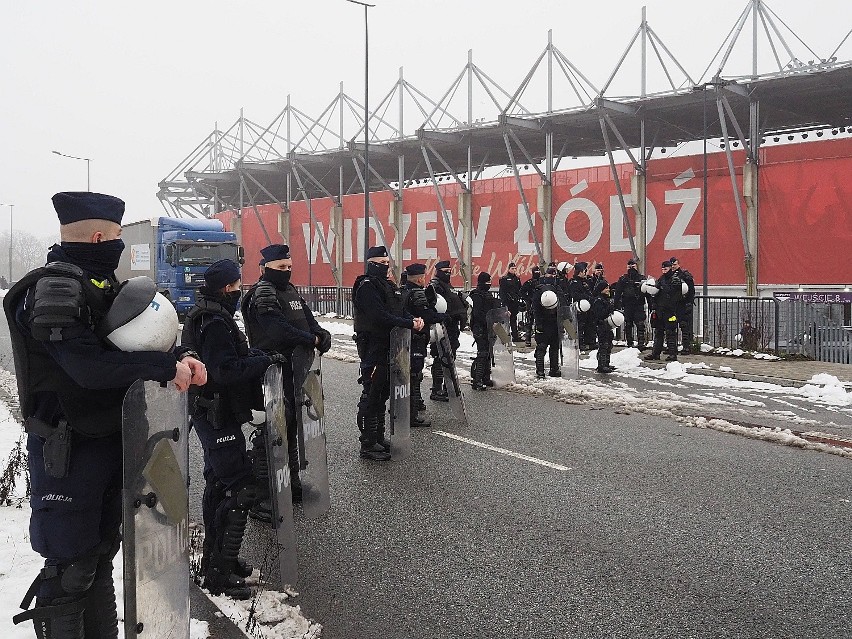 Policyjne odziały na stadionie Widzewa. Co się tam wydarzyło?