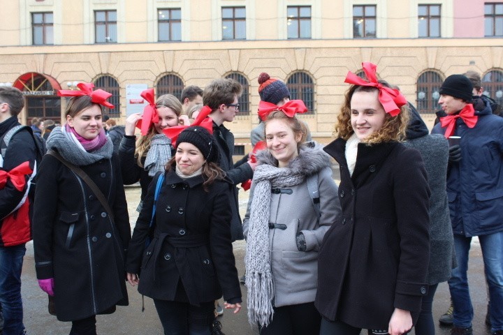 Pół tysiąca par zatańczyło poloneza w Zabrzu