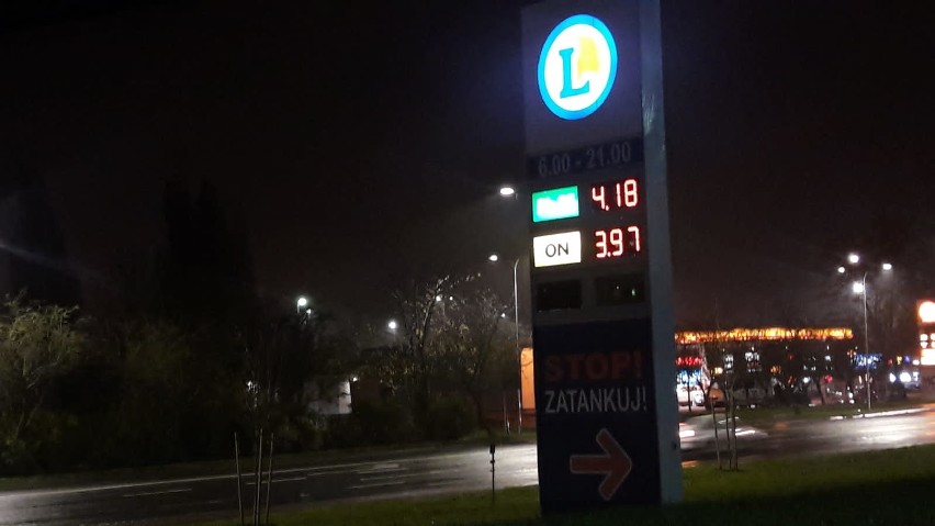 W Słupsku ceny paliw spadają, u nas rosną. Różnica w tych...