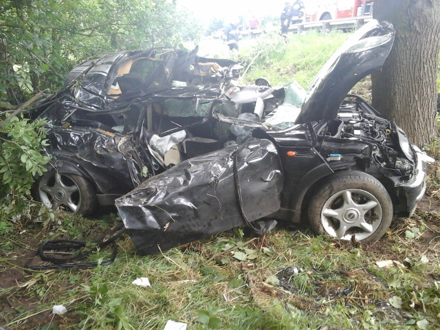 Piliki: Wypadek na DK19. Mini Cooper wypadł z drogi i dachował na poboczu (zdjęcia)