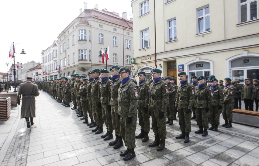 Uroczyste poświęcenie sztandaru i przysięga strzelców...