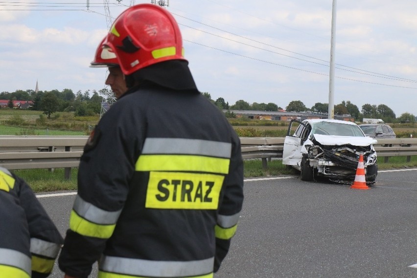 Wypadek z udziałem śmieciarki na S8 pod Wrocławiem (ZDJĘCIA)