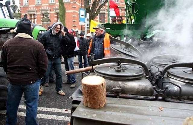 Protest związkowców na Wałach.