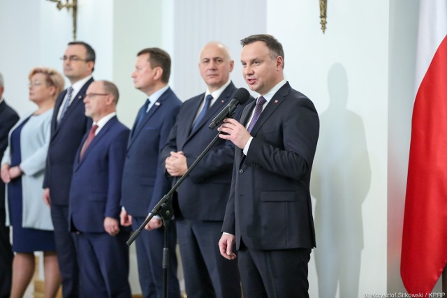 Prezydent Andrzej Duda przemawia podczas uroczystości wręczenia medali.