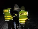Trudna akcja policji i straży w Wąbrzeźnie. W mroźną noc szukali zaginionej 24-latki. Zaangażowano całą jednostkę, drony i psy tropiące 