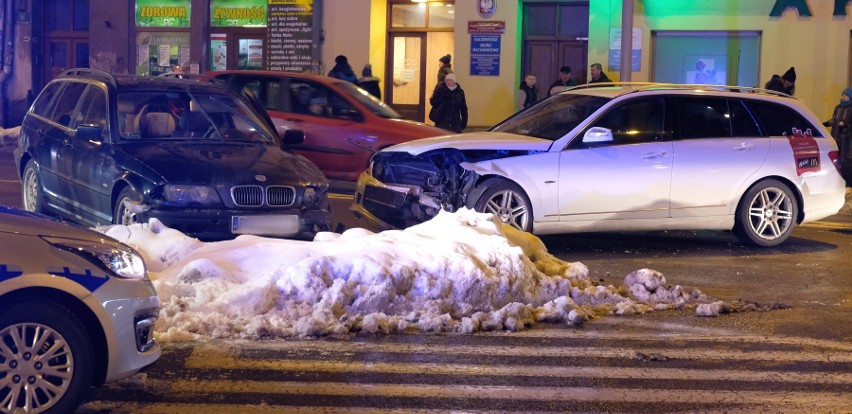 Do zdarzenia doszło w niedzielę po godz. 17 na Placu na...