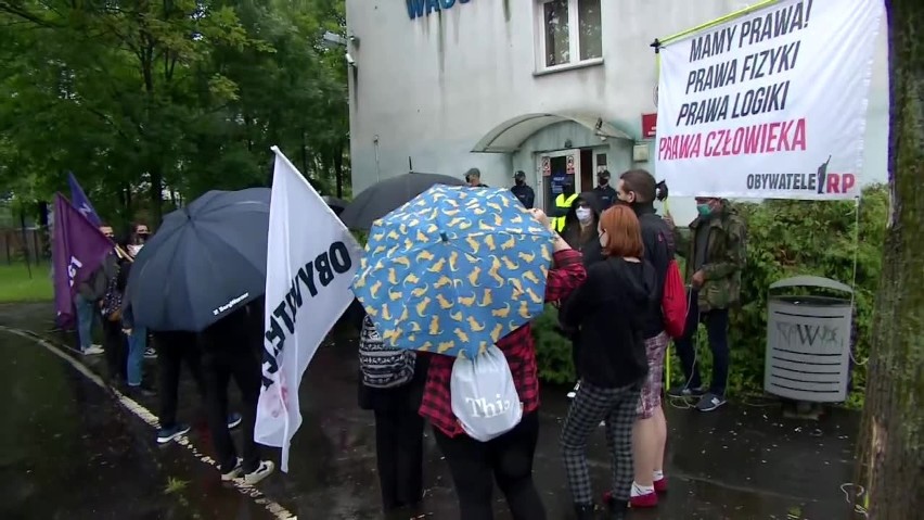 Protest przed komisariatem policji, w którym zmarł Igor Stachowiak. "Oczekujemy wyciągnięcia konsekwencji"