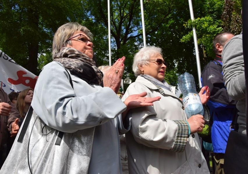 Protest przeciw zwolnieniom w szpitalu w Puławach