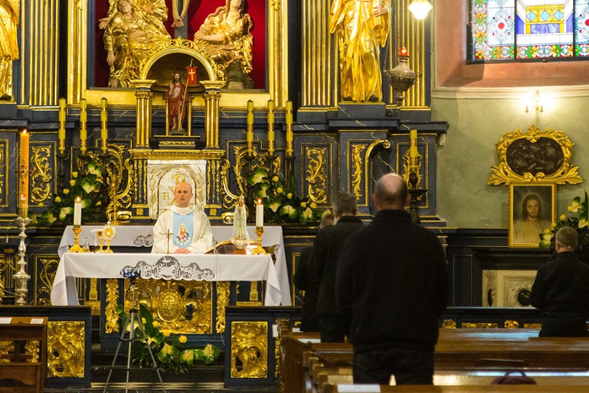 Męski różaniec w Krakowie. Mężczyźni wynagradzali Niepokalanemu Sercu Maryi [ZDJĘCIA]