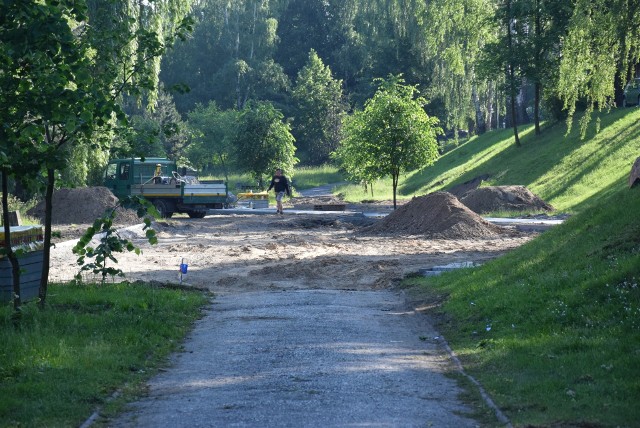 Ruszyły prace na zielonej promenadzie przy ul. Murka w Oleśnie