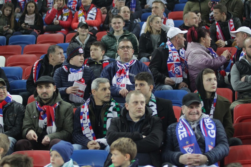 Górnik Zabrze - Śląsk Wrocław. Kibice odśpiewali hymn ZDJĘCIA KIBICÓW