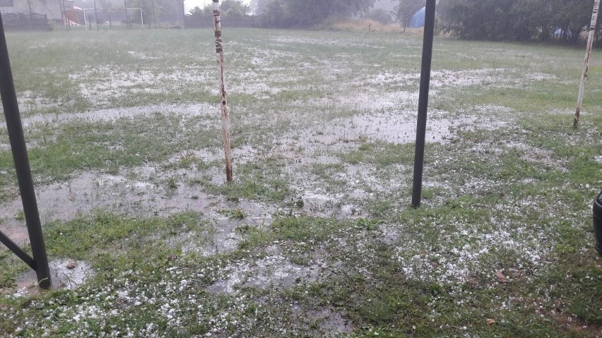 BURZA i gradobicie w Łodzi! Dziś jeszcze deszcz, grad i bardzo silny wiatr!