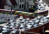 Wrocław: Biedni i młodzi jeżdżą MPK, starsi i bogaci autami. Czy to prawda?