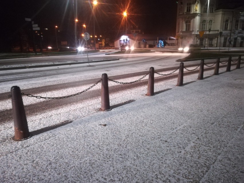 Pogoda nad morzem. Wiatr słabnie, lecz wciąż jest niebezpiecznie [KAMERKI, WIDEO, MAPY] 3.01.2019