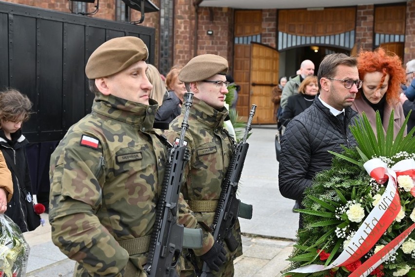 Pożegnanie Zbigniewa Włodarskiego, pochodzącego z Kielecczyzny byłego więźnia obozu Auschwitz, jednego z ostatnich bohaterów wojny (ZDJĘCIA)