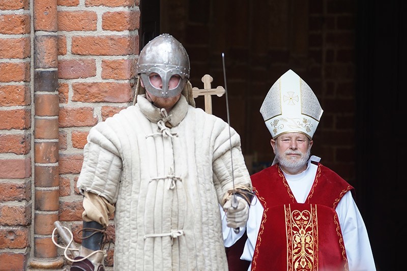  Święty Otton chrzcił pogan pod kamieńską katedrą