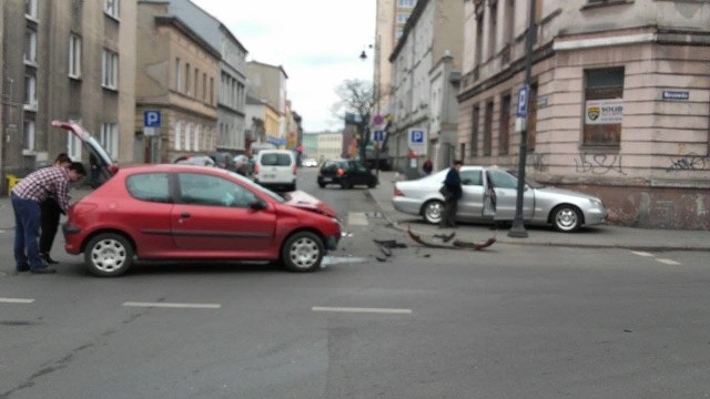 Do kolizji doszło dziś na skrzyżowaniu ulic Sobieskiego i Warszawskiej w Bydgoszczy.