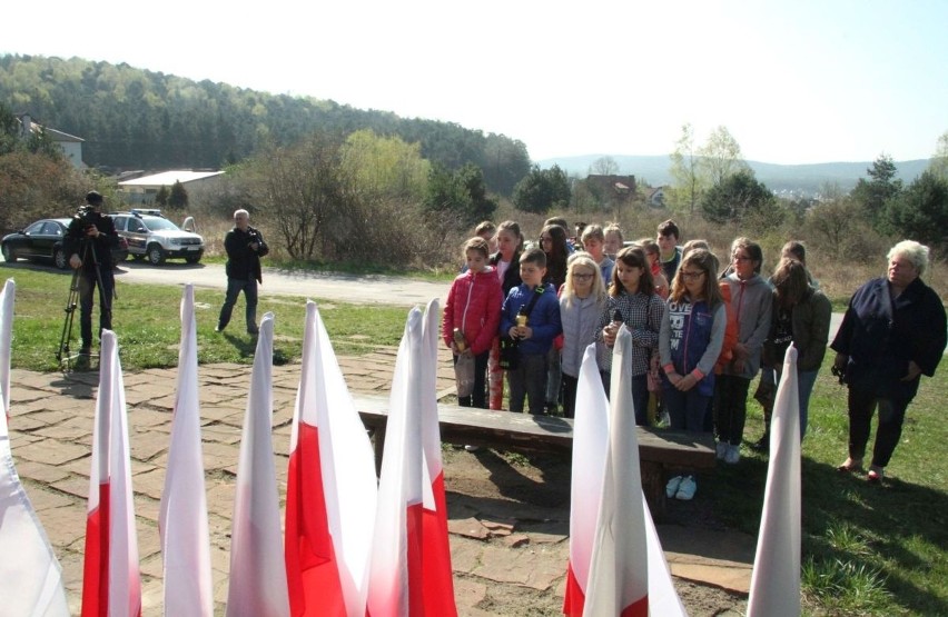 7. rocznica katastrofy smoleńskiej. W Kielcach oddali cześć ofiarom [WIDEO, zdjęcia]