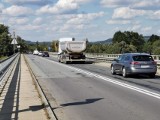 Nad Wisłą w Jankowicach na granicy gmin Babice i Zator będzie tymczasowa przeprawa na czas przebudowy mostu w ciągu drogi 781 [ZDJĘCIA]  