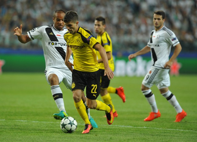 14.09.2016 warszawamecz ligi mistrzow pomiedzy legia warszawa a borussia dortmund rozegrany na stadionie legii w warszawienz- vadis odjidja ofoe / christian pulisic champions league match between legia warszawa and borussia dortmund in warsawfot. bartek syta / polska press