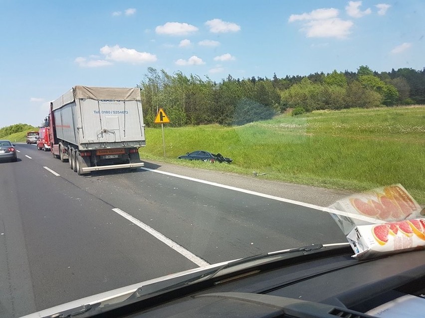 Limuzyna BOR-u w rowie! Wypadek na DK1