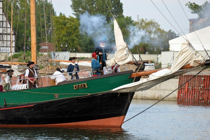 Baltic Sail Gdańsk 2014. Bitwa Morska na  Motławie [WIDEO, ZDJĘCIA]
