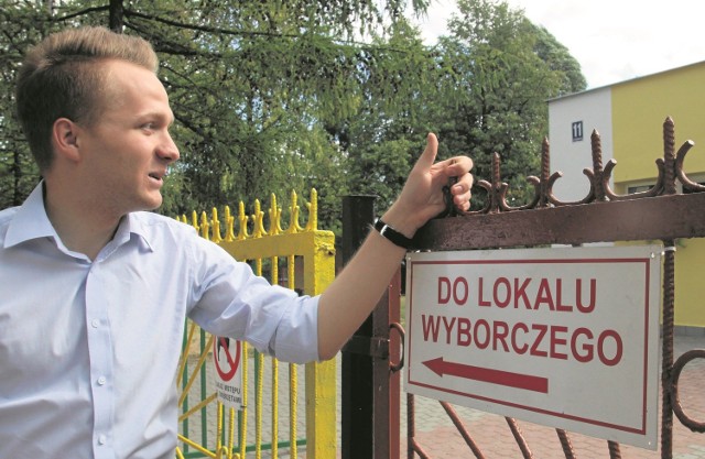 Piotr Serdyński z Łomży głosował w Obwodowej Komisji Wyborczej nr 11