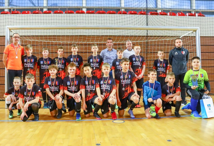 W Ostrowcu odbył się turniej piłkarski KSZO Cup. Wygrała Siarka Tarnobrzeg przed gospodarzami i Wisłą Junior Sandomierz. Zobacz zdjęcia