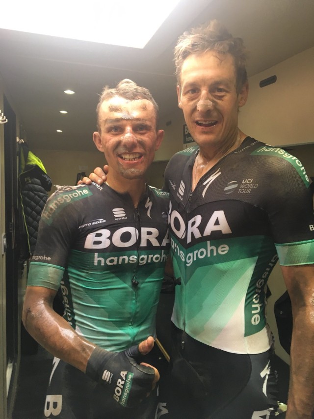 Rafał Majka (z lewej) jest już szósty w TdF