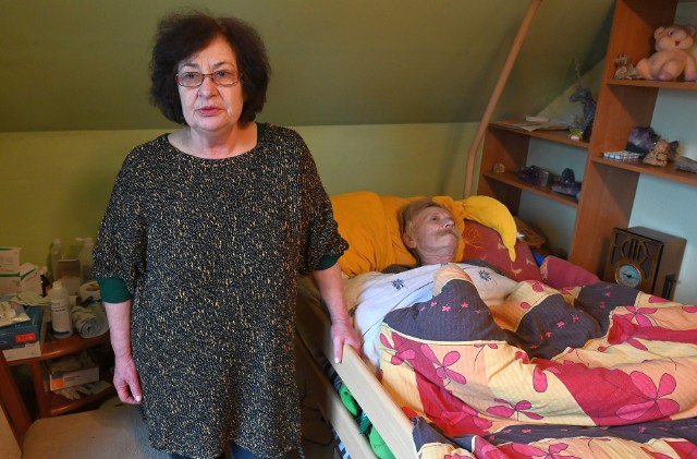 Elżbieta Doroszkiewicz walczy o to, żeby jej maż Paweł kiedyś wrócił do sprawności. Potrzebny jest materac przeciwodleżynowy i środki higieniczne.