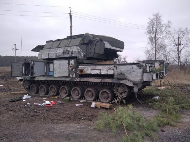 Jeden ze zniszczonych przez ukraińskie wojsko pojazdów rosyjskiej armii