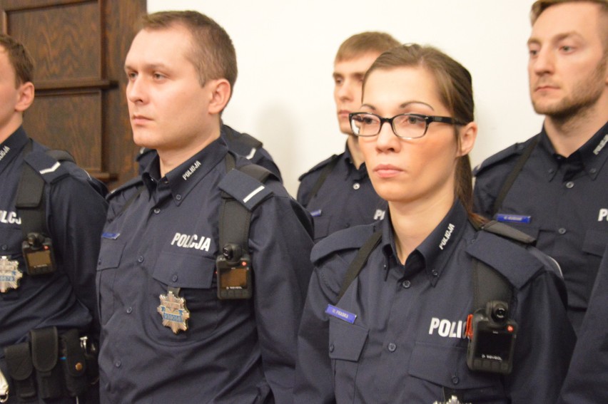 Policjanci we Wrocławiu ruszają na patrole z kamerami na mundurze