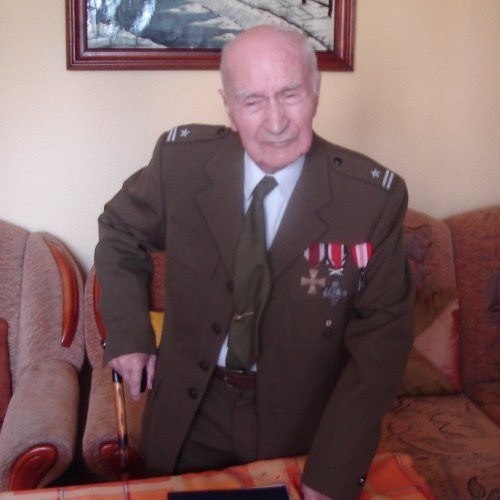 Michał Paszkiewicz w czasie drugiej wojny światowej był żołnierzem Armii Krajowej.
