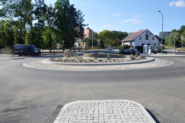 Nowe rondo czeka na nazwę. Nie musi ona upamiętniać jednej osoby.