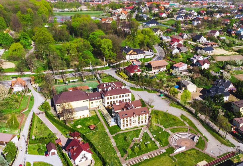 Gmina Wielka Wieś jest jednym z trzech samorządów w...