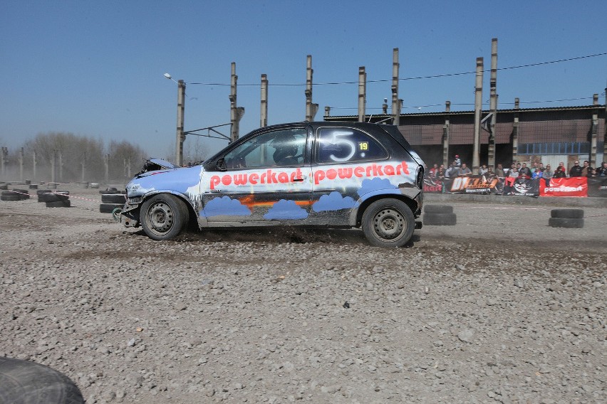 Destruction Derby Krk: wyścigi samochodowe w Krakowie [ZDJĘCIA]