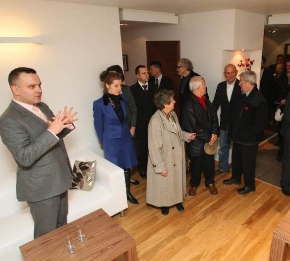 Michał Kubicki, dyrektor Volumetric MK Polska (pierwszy z lewej) prezentował wczoraj gościom wnętrza budynku.